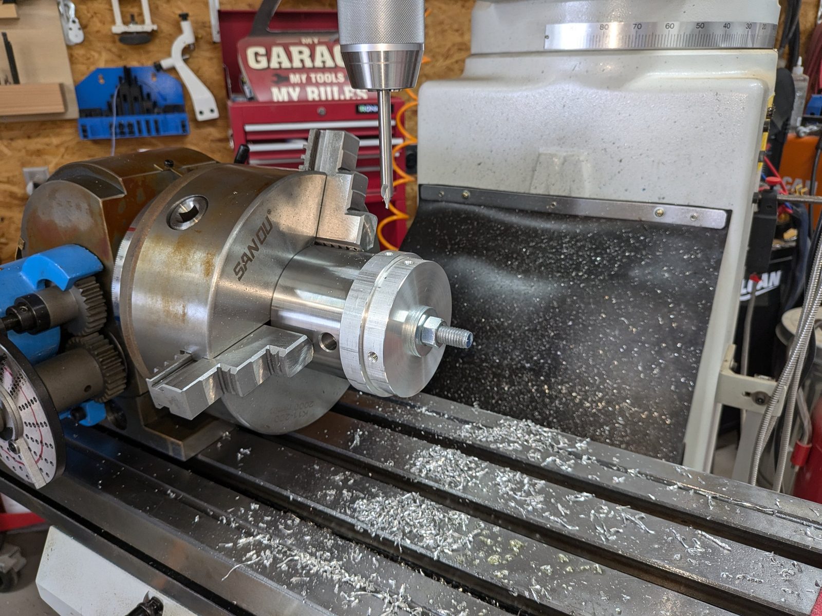 Mill with indexing head, drilling the hole pattern